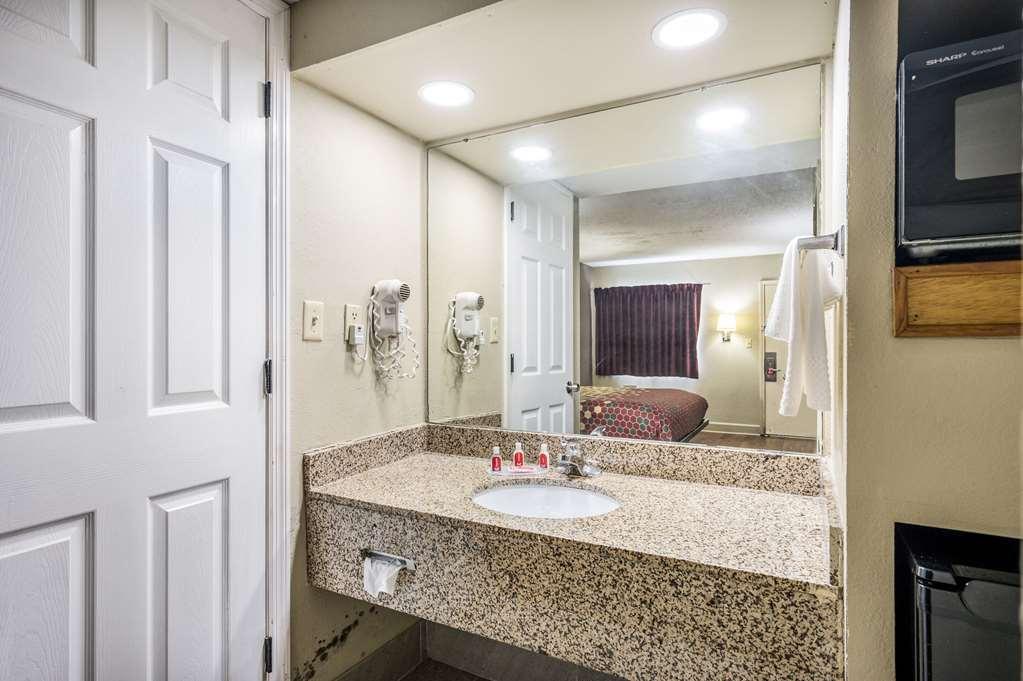 Econo Lodge Inn & Suites University Huntsville Exteriör bild
