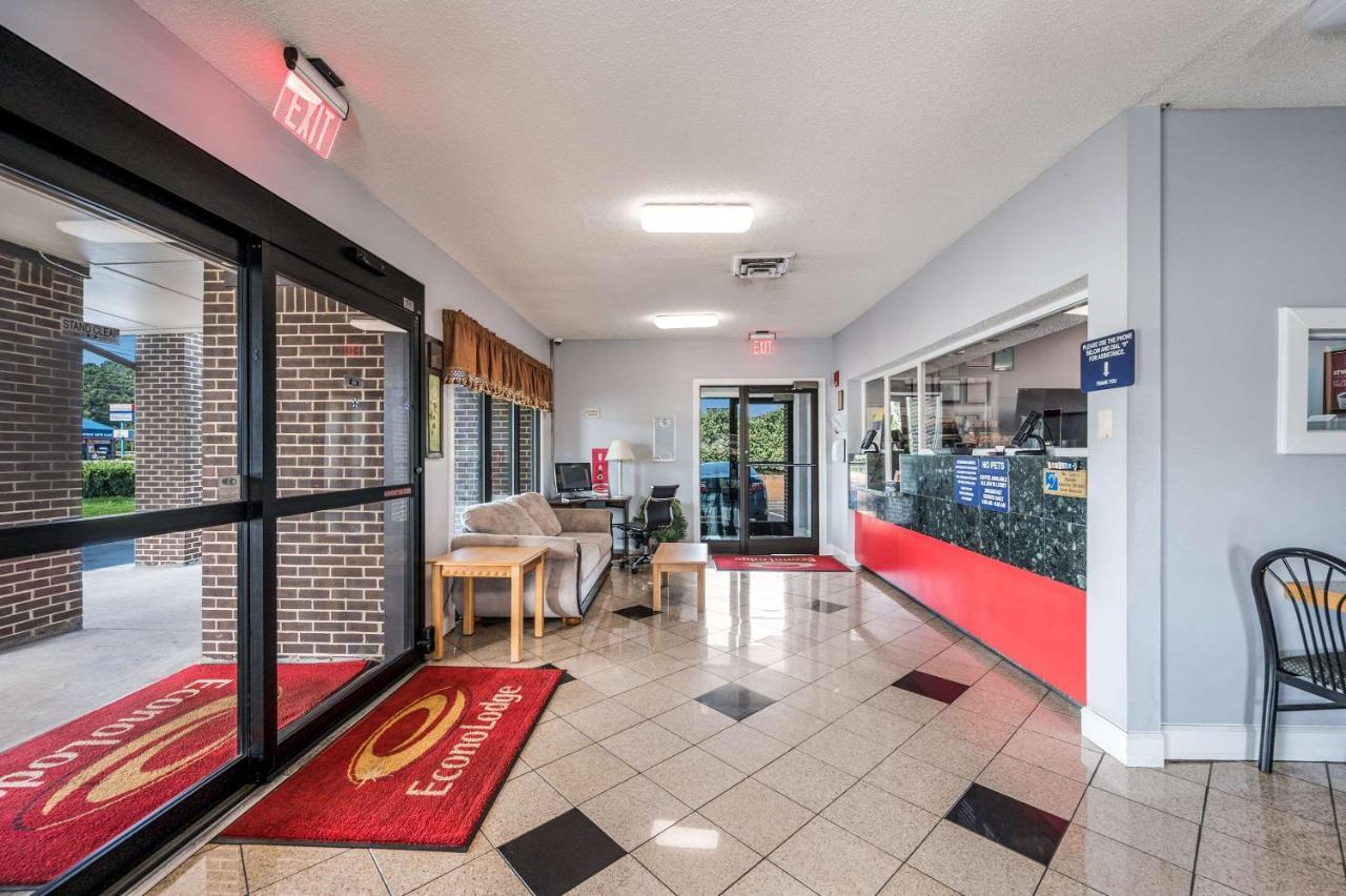 Econo Lodge Inn & Suites University Huntsville Exteriör bild