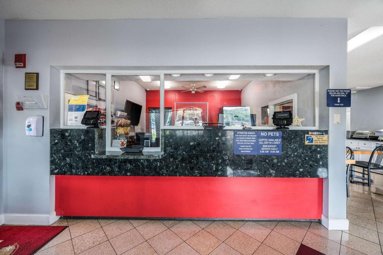 Econo Lodge Inn & Suites University Huntsville Exteriör bild
