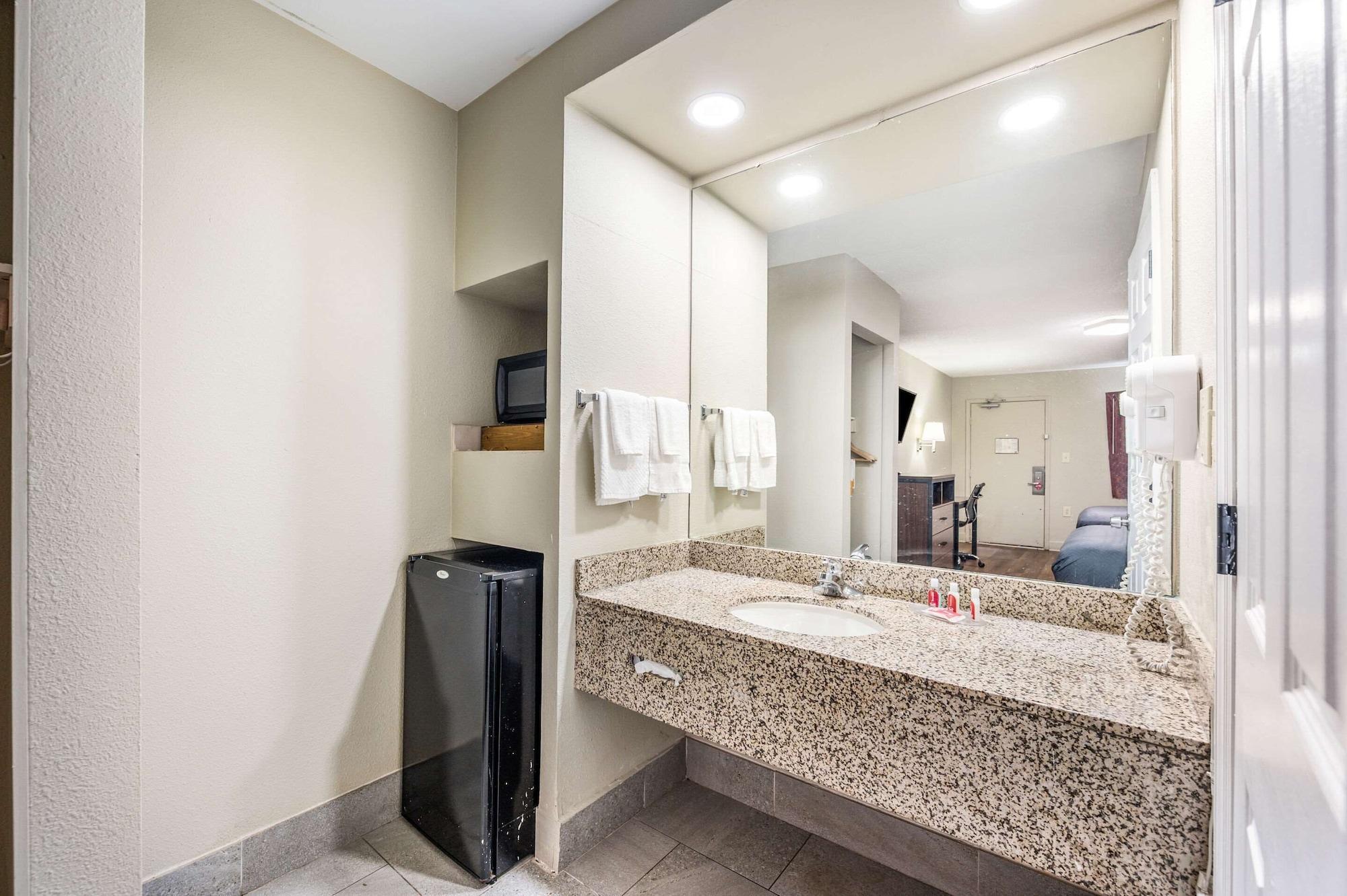 Econo Lodge Inn & Suites University Huntsville Exteriör bild
