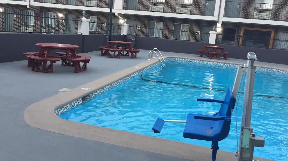 Econo Lodge Inn & Suites University Huntsville Exteriör bild