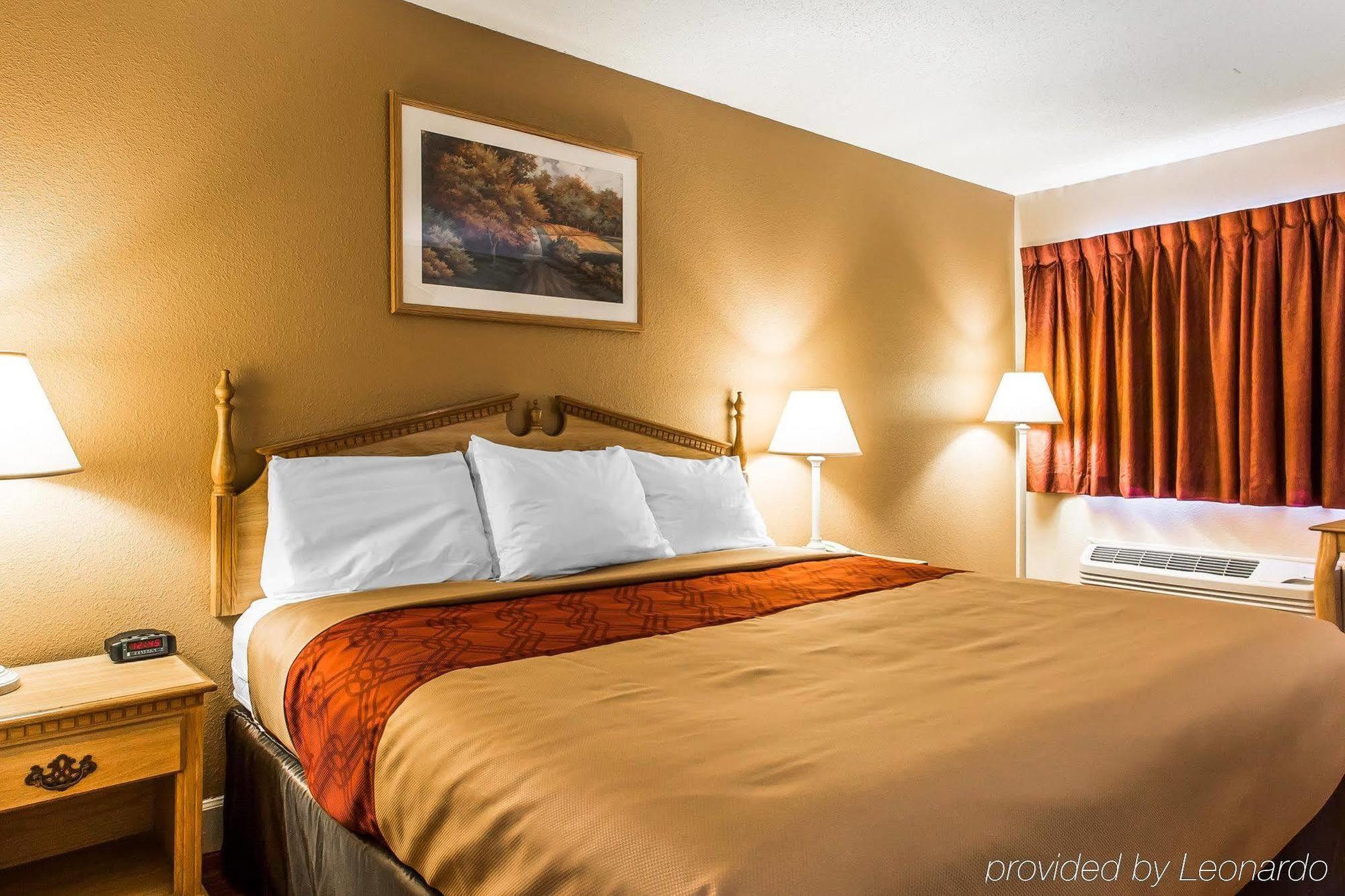 Econo Lodge Inn & Suites University Huntsville Exteriör bild