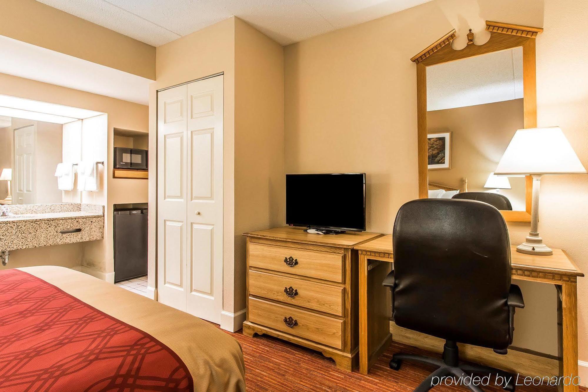 Econo Lodge Inn & Suites University Huntsville Exteriör bild