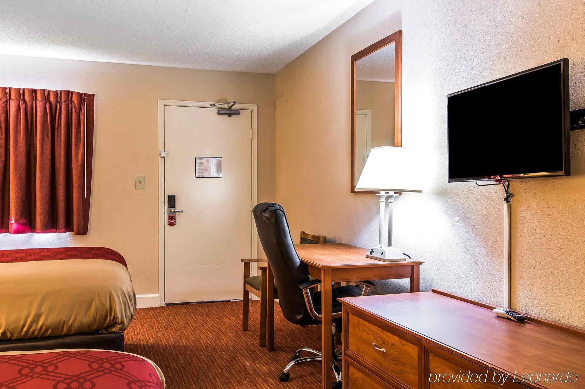 Econo Lodge Inn & Suites University Huntsville Exteriör bild